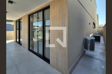 Casa de condomínio à venda com 450m², 4 quartos e 2 vagas Casa de condomínio à venda com 450m², 4 quartos e 2 vagasSuite 1 - varanda