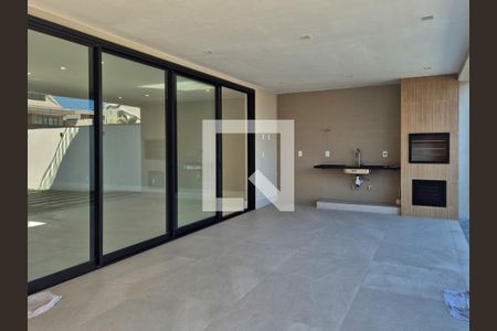 Casa de condomínio à venda com 450m², 4 quartos e 2 vagas Casa de condomínio à venda com 450m², 4 quartos e 2 vagasVaranda gourmet