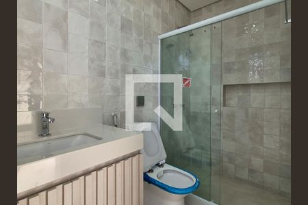 Casa de condomínio à venda com 450m², 4 quartos e 2 vagas Casa de condomínio à venda com 450m², 4 quartos e 2 vagasBanheiro 2