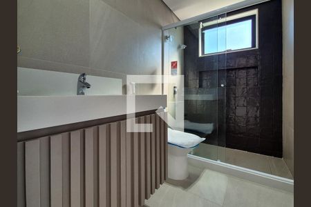 Casa de condomínio à venda com 450m², 4 quartos e 2 vagas Casa de condomínio à venda com 450m², 4 quartos e 2 vagasBanheiro