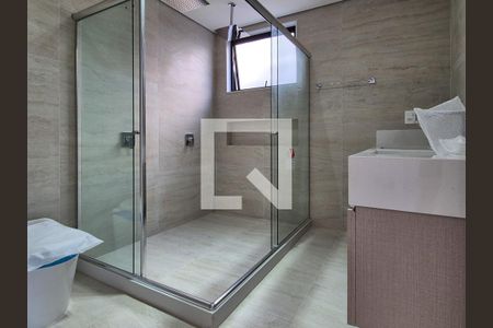Casa de condomínio à venda com 450m², 4 quartos e 2 vagas Casa de condomínio à venda com 450m², 4 quartos e 2 vagasBanheiro da suite 1
