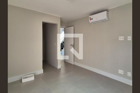 Casa de condomínio à venda com 450m², 4 quartos e 2 vagas Casa de condomínio à venda com 450m², 4 quartos e 2 vagasSuite 3