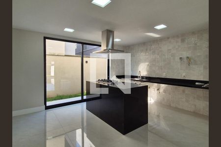 Casa de condomínio à venda com 450m², 4 quartos e 2 vagas Casa de condomínio à venda com 450m², 4 quartos e 2 vagasCozinha