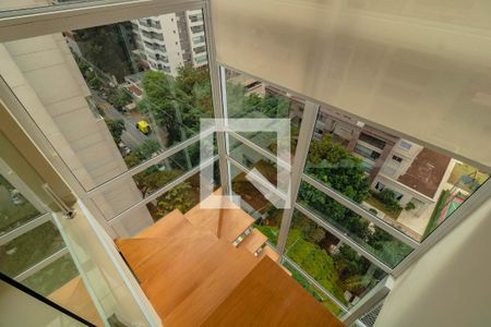 Escada de apartamento à venda com 3 quartos, 117m² em Jardim Prudência, São Paulo
