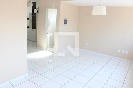 Sala de casa para alugar com 3 quartos, 125m² em Vila Cascatinha, São Vicente