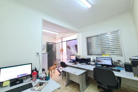 Casa à venda com 105m², 2 quartos e 2 vagasEscritório