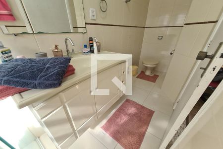 Casa à venda com 105m², 2 quartos e 2 vagasBanheiro da Suíte