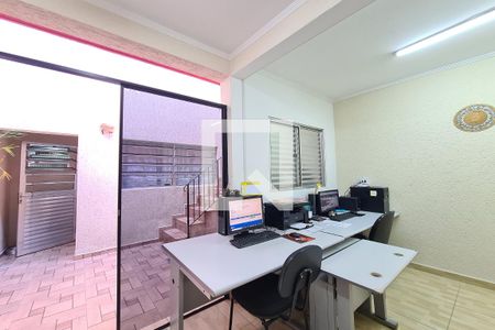 Casa à venda com 105m², 2 quartos e 2 vagasEscritório