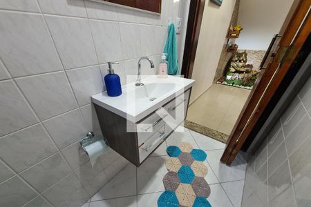 Casa à venda com 105m², 2 quartos e 2 vagasLavabo