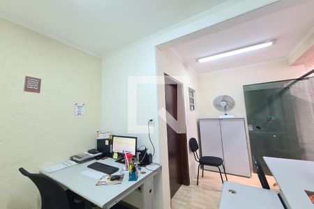 Casa à venda com 105m², 2 quartos e 2 vagasEscritório