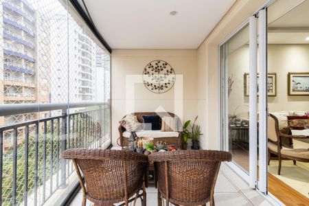 Varanda de apartamento para alugar com 3 quartos, 145m² em Itaim Bibi, São Paulo