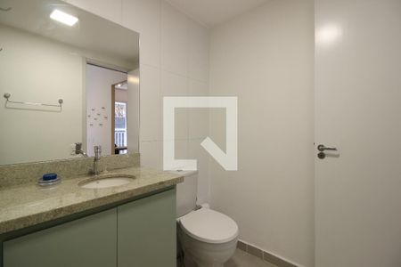 Banheiro de kitnet/studio para alugar com 1 quarto, 31m² em Pinheiros, São Paulo