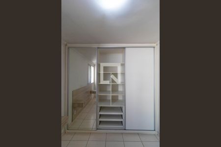 Apartamento para alugar com 54m², 3 quartos e 1 vaga Apartamento para alugar com 54m², 3 quartos e 1 vagaSuíte - Armário