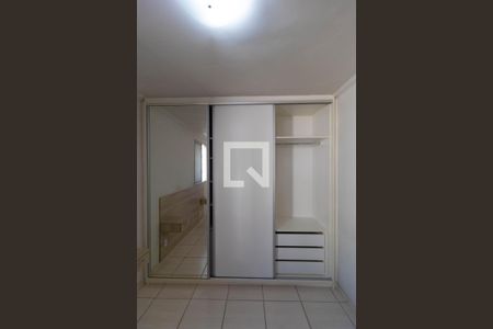 Apartamento para alugar com 54m², 3 quartos e 1 vaga Apartamento para alugar com 54m², 3 quartos e 1 vagaSuíte - Armário