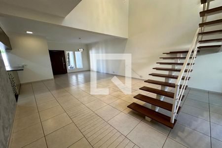 Sala de casa de condomínio para alugar com 3 quartos, 250m² em  Nova Aliança, Ribeirão Preto