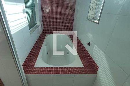 Casa para alugar com 216m², 4 quartos e 5 vagasBanheiro da Suite 2