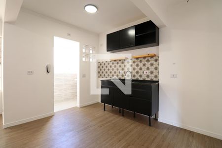 Cozinha de apartamento para alugar com 1 quarto, 43m² em Barra Funda, São Paulo