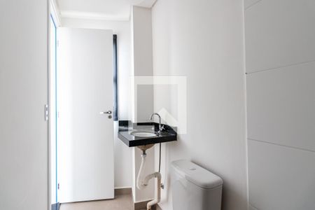 Banheiro de kitnet/studio para alugar com 1 quarto, 45m² em Cidade Mãe do Céu, São Paulo