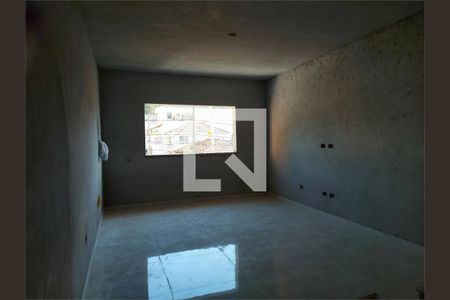 Casa à venda com 3 quartos, 130m² em Vila Nivi, São Paulo