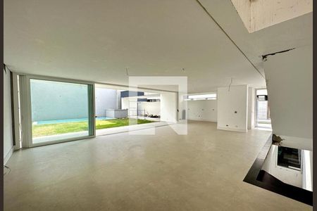 Casa à venda com 4 quartos, 270m² em Campo Belo, São Paulo