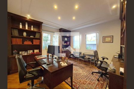 Casa à venda com 4 quartos, 861m² em Jardim dos Estados, São Paulo