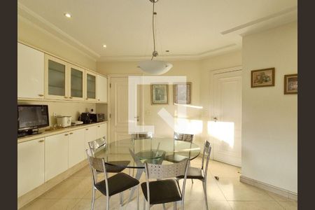 Casa à venda com 4 quartos, 861m² em Jardim dos Estados, São Paulo