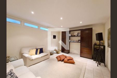 Casa à venda com 4 quartos, 861m² em Jardim dos Estados, São Paulo