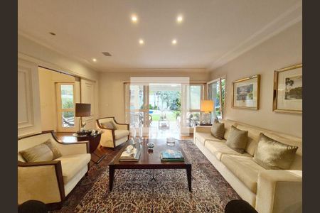Casa à venda com 4 quartos, 861m² em Jardim dos Estados, São Paulo