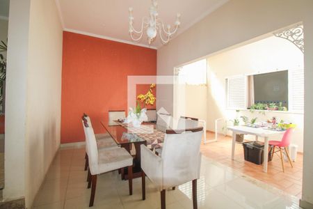 Sala de casa à venda com 3 quartos, 177m² em Nova Campinas, Campinas