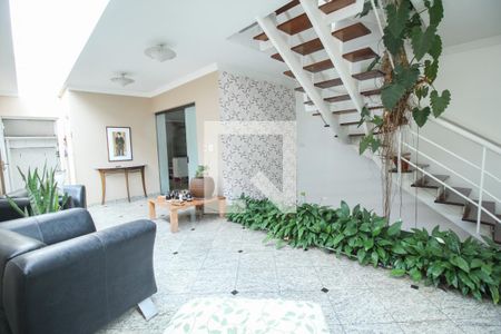 Casa à venda com 450m², 3 quartos e 2 vagasSala