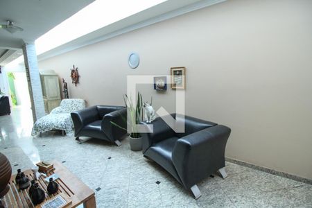 Sala de casa à venda com 3 quartos, 450m² em Vila Bertioga, São Paulo