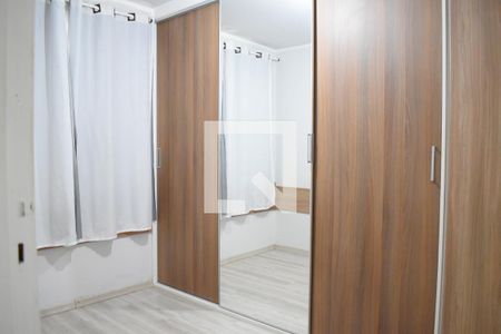 Quarto 2 de apartamento para alugar com 2 quartos, 43m² em Sítio Cercado, Curitiba