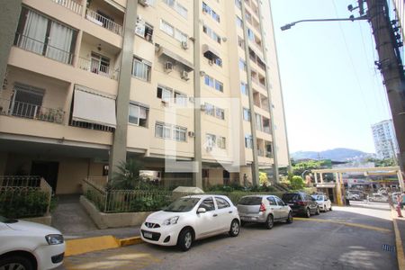 Apartamento à venda com 56m², 2 quartos e 1 vaga Apartamento à venda com 56m², 2 quartos e 1 vagaFachada do Bloco