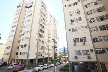 Apartamento à venda com 56m², 2 quartos e 1 vaga Apartamento à venda com 56m², 2 quartos e 1 vagaFachada do Bloco