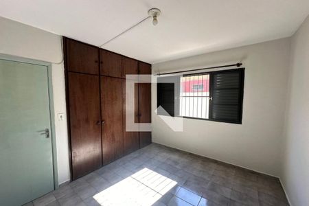 Dormitório 01 de apartamento para alugar com 2 quartos, 81m² em Residencial E Comercial Palmares, Ribeirão Preto