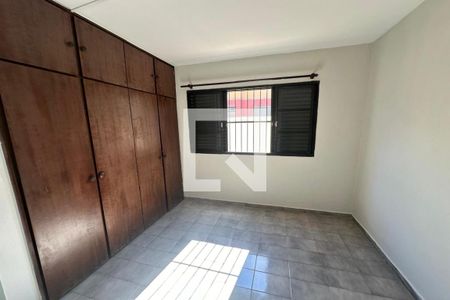 Dormitório 01 de apartamento para alugar com 2 quartos, 81m² em Residencial E Comercial Palmares, Ribeirão Preto