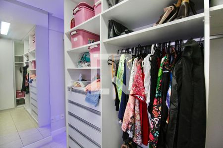 Apartamento para alugar com 80m², 1 quarto e 2 vagas Apartamento para alugar com 80m², 1 quarto e 2 vagasCloset da suíte