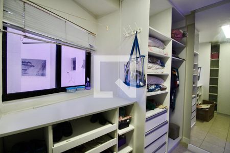 Apartamento para alugar com 80m², 1 quarto e 2 vagas Apartamento para alugar com 80m², 1 quarto e 2 vagasCloset da suíte