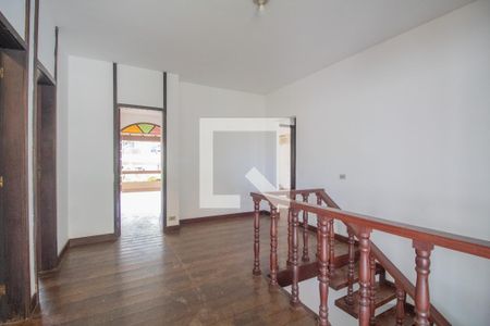 Casa à venda com 500m², 4 quartos e 6 vagasEscada