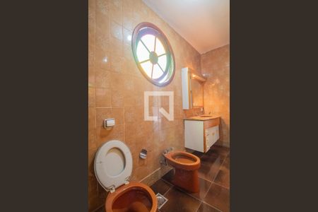 Casa à venda com 500m², 4 quartos e 6 vagasBanheiro da Suíte