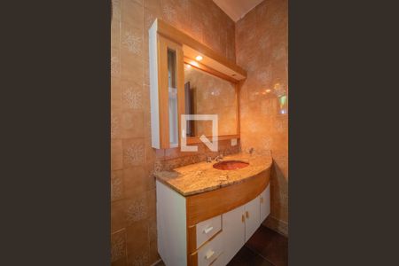 Casa à venda com 500m², 4 quartos e 6 vagasBanheiro da Suíte