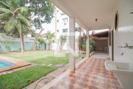 Casa à venda com 500m², 4 quartos e 6 vagasÁrea de Serviço