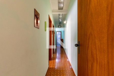 Corredor de casa para alugar com 2 quartos, 200m² em Vila Sônia, São Paulo