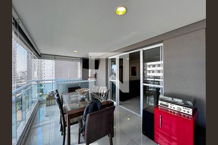 Apartamento à venda com 108m², 3 quartos e 2 vagasVaranda