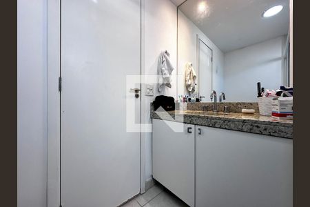 Apartamento à venda com 108m², 3 quartos e 2 vagasBanheiro