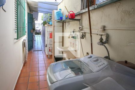 Casa à venda com 180m², 3 quartos e sem vagaÁrea de Serviço