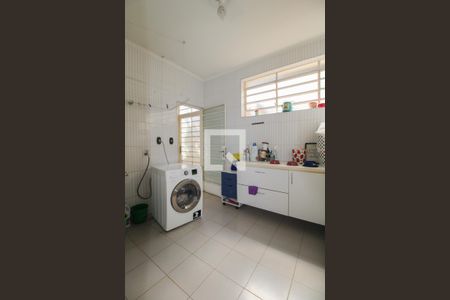 Casa à venda com 350m², 3 quartos e 4 vagasÁrea de serviço