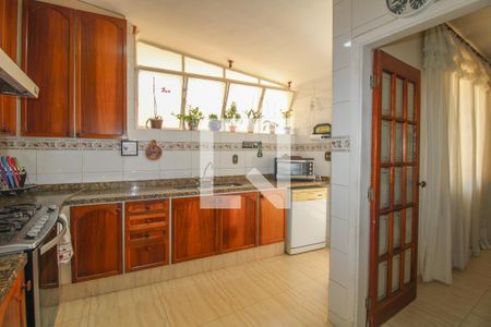Casa à venda com 350m², 3 quartos e 4 vagasCozinha