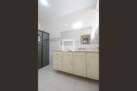 Casa à venda com 350m², 3 quartos e 4 vagasBanheiro