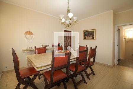 Casa à venda com 350m², 3 quartos e 4 vagasSala